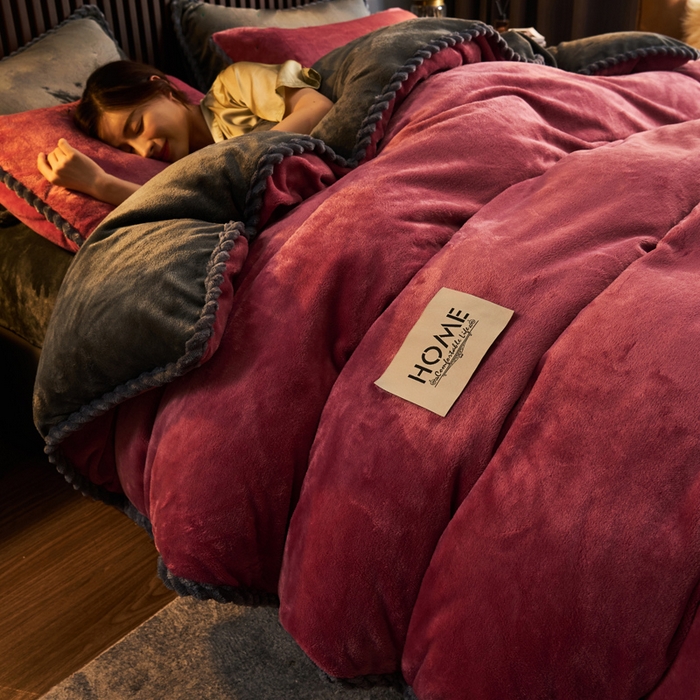 91家纺网 家纺一手货源 找家纺 （总）早晨家纺 2025新款黑金牛奶绒纯色可拆洗冬被风格2