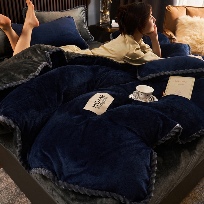 91家纺网 家纺一手货源 找家纺 早晨家纺 2025新款黑金牛奶绒纯色可拆洗冬被风格2 黑金-深蓝