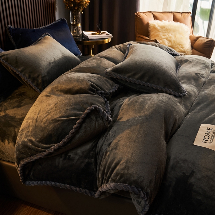 91家纺网 家纺一手货源 找家纺 早晨家纺 2025新款黑金牛奶绒纯色可拆洗冬被风格2 黑金-深灰