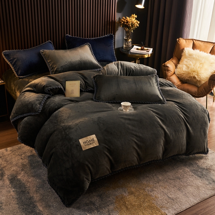 91家纺网 家纺一手货源 找家纺 早晨家纺 2025新款黑金牛奶绒纯色可拆洗冬被风格2 黑金-深灰