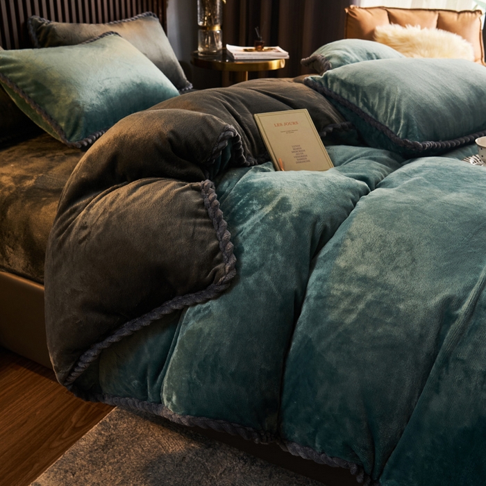 91家纺网 家纺一手货源 找家纺 早晨家纺 2025新款黑金牛奶绒纯色可拆洗冬被风格2 黑金-孔雀蓝