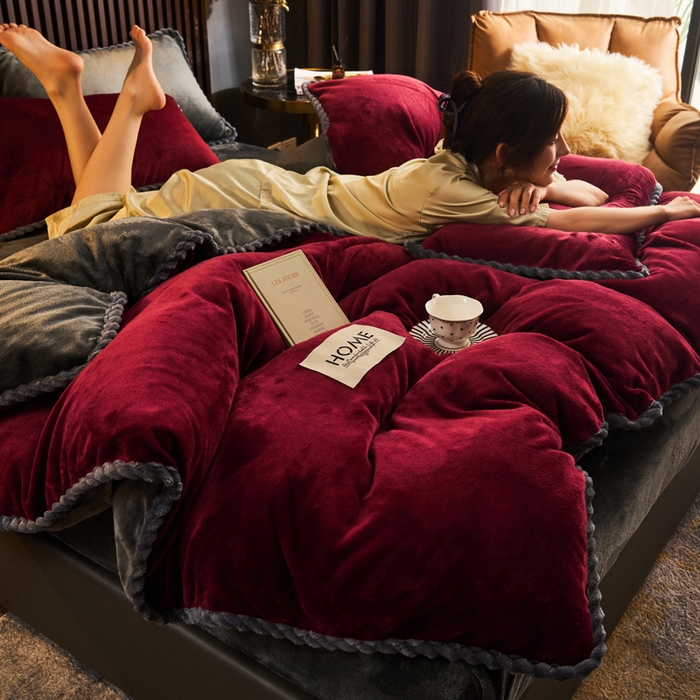 91家纺网 家纺一手货源 找家纺 早晨家纺 2025新款黑金牛奶绒纯色可拆洗冬被风格2 黑金-酒红