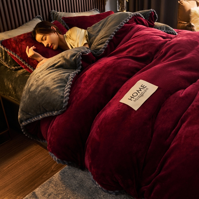 91家纺网 家纺一手货源 找家纺 早晨家纺 2025新款黑金牛奶绒纯色可拆洗冬被风格2 黑金-酒红