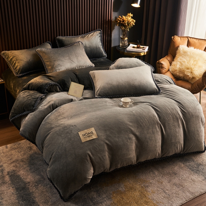 91家纺网 家纺一手货源 找家纺 早晨家纺 2025新款黑金牛奶绒纯色可拆洗冬被风格2 黑金-浅灰