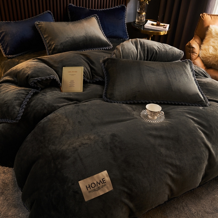 91家纺网 家纺一手货源 找家纺 早晨家纺 2025新款黑金牛奶绒纯色可拆洗冬被风格2 黑金-深灰