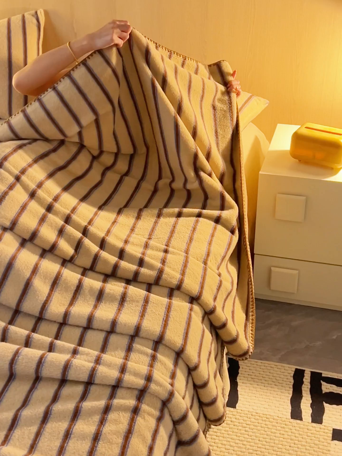 91家纺网 家纺一手货源 找家纺 早晨家纺 2025新款未末款仿羊绒牛奶绒毛毯 未末-暖棕