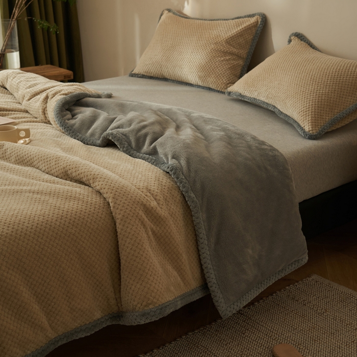 91家纺网 家纺一手货源 找家纺 早晨家纺 2025新款尚流款-提花双层毛毯【拉链款】 尚流-米驼