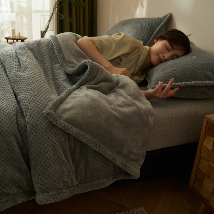 91家纺网 家纺一手货源 找家纺 （总）早晨家纺 2025新款尚流款-提花双层毛毯【拉链款】