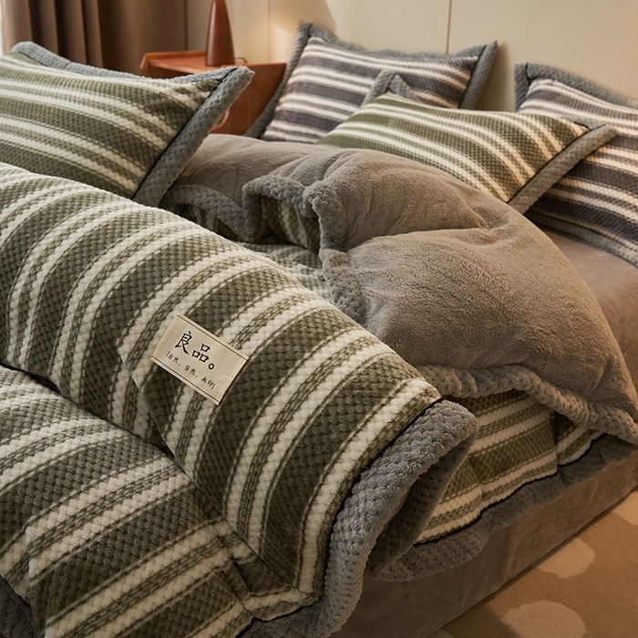 91家纺网 家纺一手货源 找家纺 早晨家纺 2025新款豆豆款菠萝格-可拆卸冬被 豆豆绒-绿条