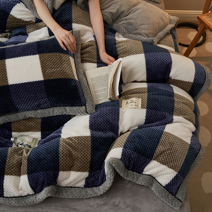 91家纺网 家纺一手货源 找家纺 早晨家纺 2025新款豆豆款菠萝格-可拆卸冬被 豆豆绒-大方格蓝