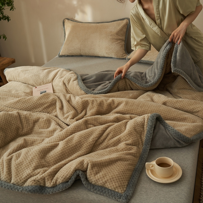 91家纺网 家纺一手货源 找家纺 早晨家纺 2025新款尚流款-提花双层毛毯【拉链款】 尚流-米驼