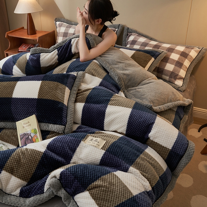 91家纺网 家纺一手货源 找家纺 早晨家纺 2025新款豆豆款菠萝格-可拆卸冬被 豆豆绒-大方格蓝
