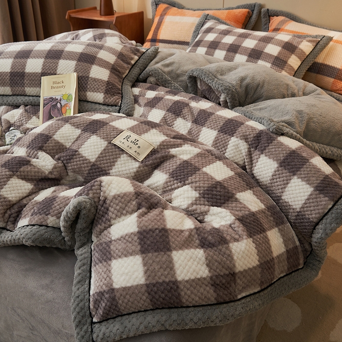 91家纺网 家纺一手货源 找家纺 早晨家纺 2025新款豆豆款菠萝格-可拆卸冬被 豆豆绒-多哥咖