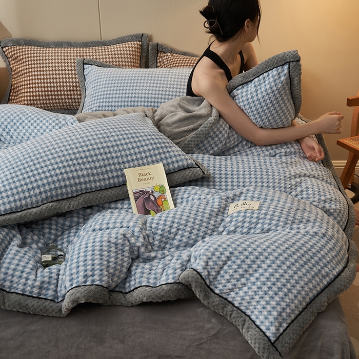 91家纺网 家纺一手货源 找家纺 早晨家纺 2025新款豆豆款菠萝格-可拆卸冬被 豆豆绒-小格蓝