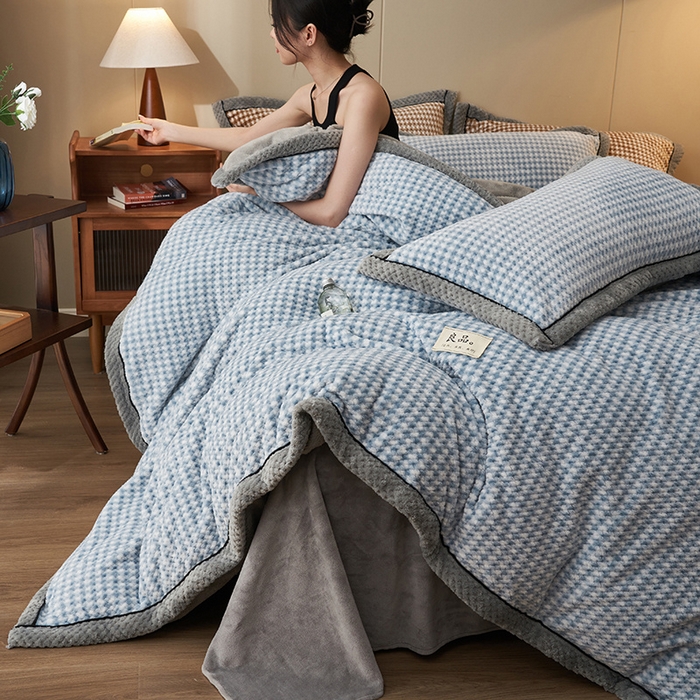 91家纺网 家纺一手货源 找家纺 早晨家纺 2025新款豆豆款菠萝格-可拆卸冬被 豆豆绒-小格蓝