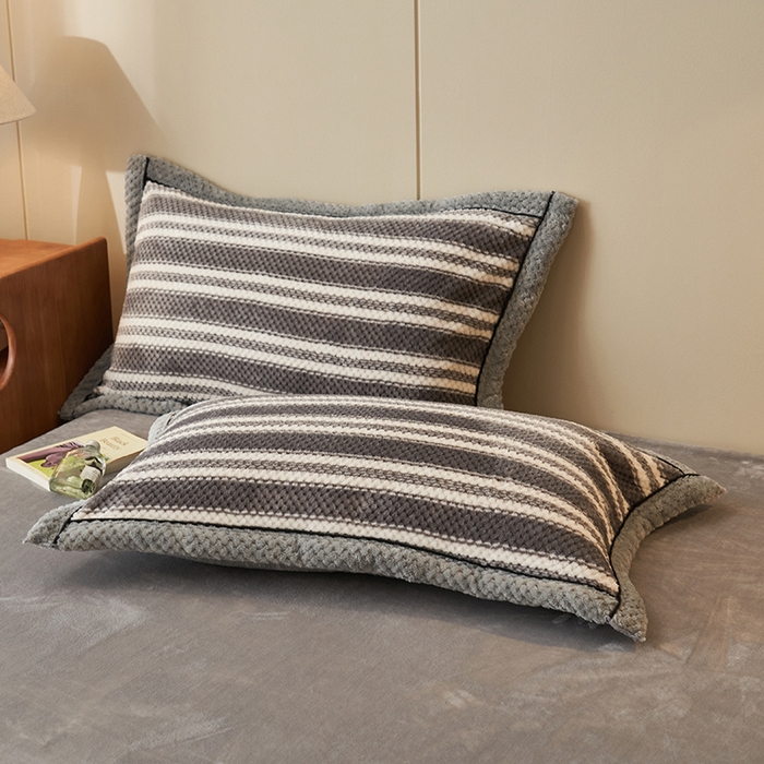 91家纺网 家纺一手货源 找家纺 早晨家纺 2025新款豆豆款菠萝格-可拆卸冬被 豆豆绒-灰条