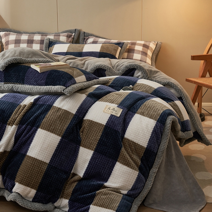 91家纺网 家纺一手货源 找家纺 早晨家纺 2025新款豆豆款菠萝格-可拆卸冬被 豆豆绒-大方格蓝
