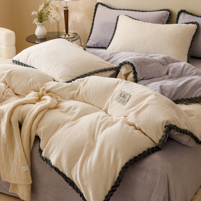 91家纺网 家纺一手货源 找家纺 早晨家纺 2025新款双拼牛奶绒-单被套 双拼奶白+浅紫