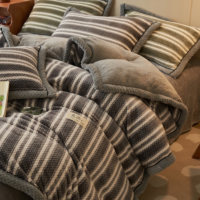91家纺网 家纺一手货源 找家纺 早晨家纺 2025新款豆豆款菠萝格-可拆卸冬被 豆豆绒-灰条