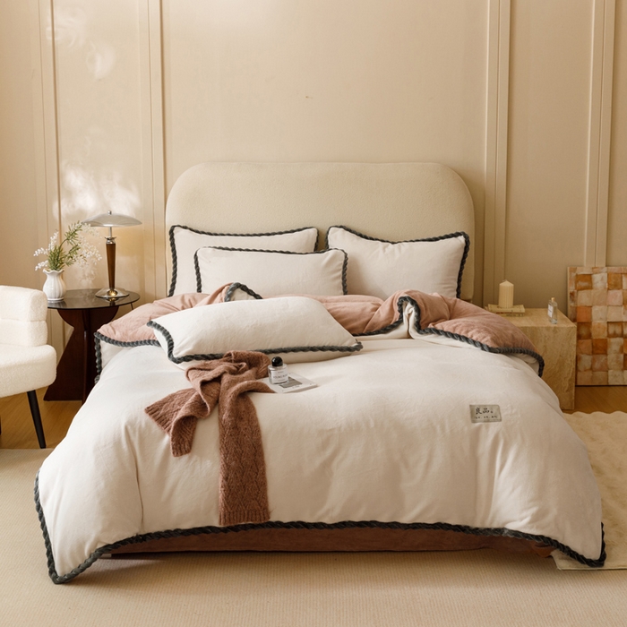 91家纺网 家纺一手货源 找家纺 早晨家纺 2025新款双拼牛奶绒-单被套 双拼奶白+奶茶咖