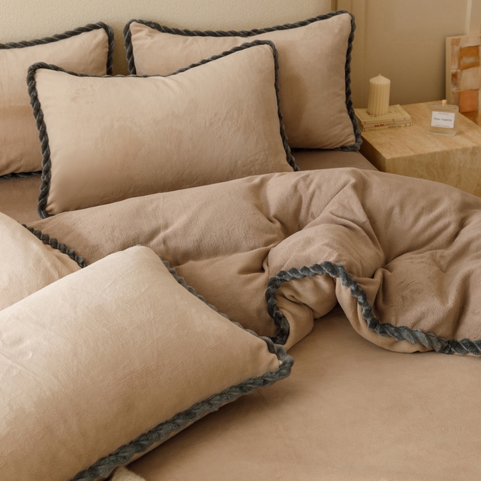 91家纺网 家纺一手货源 找家纺 早晨家纺 2025新款双拼牛奶绒-单被套 双拼米驼+奶茶咖