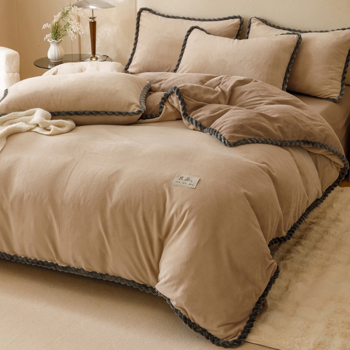 91家纺网 家纺一手货源 找家纺 早晨家纺 2025新款双拼牛奶绒-单被套 双拼米驼+奶茶咖