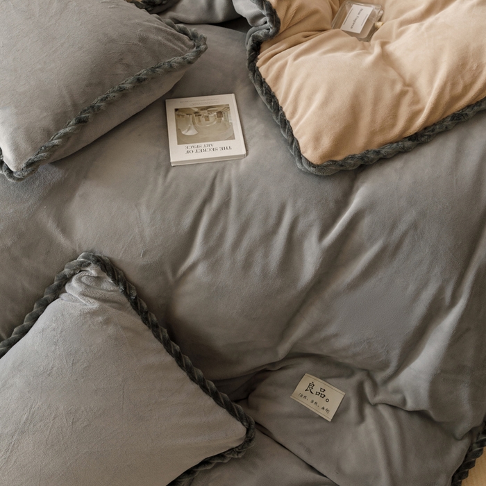 91家纺网 家纺一手货源 找家纺 早晨家纺 2025新款双拼牛奶绒-单被套 双拼浅灰+米驼