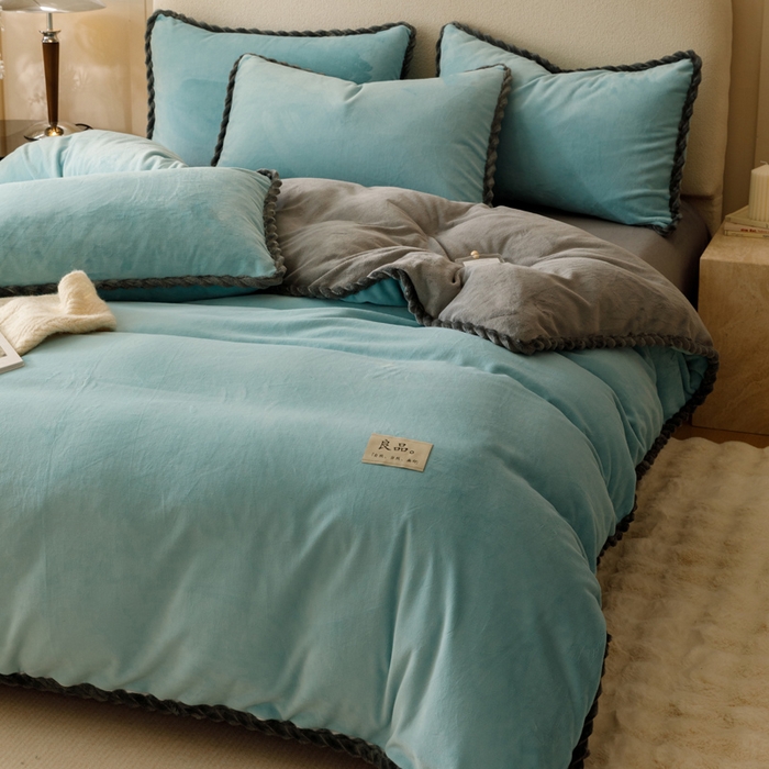 91家纺网 家纺一手货源 找家纺 早晨家纺 2025新款双拼牛奶绒-单被套 双拼孔蓝+浅灰