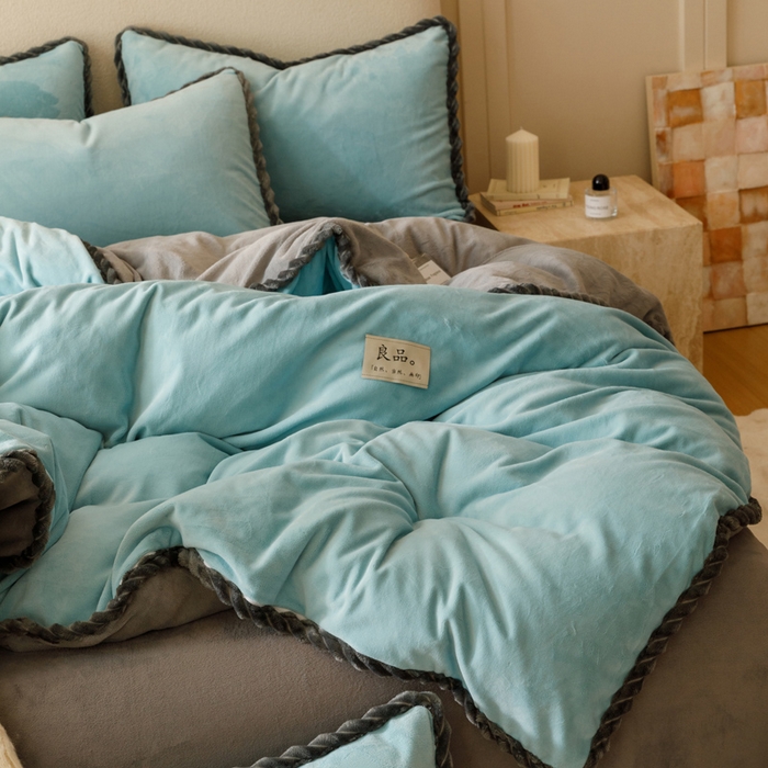 91家纺网 家纺一手货源 找家纺 早晨家纺 2025新款双拼牛奶绒-单被套 双拼孔蓝+浅灰