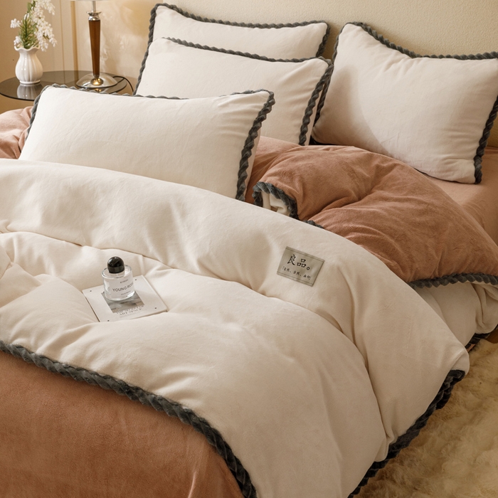 91家纺网 家纺一手货源 找家纺 早晨家纺 2025新款双拼牛奶绒-单被套 双拼奶白+奶茶咖