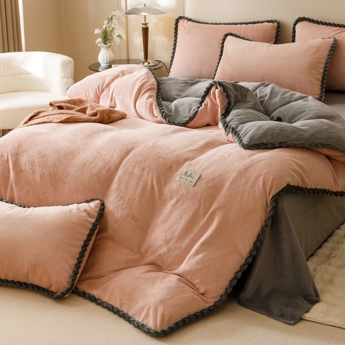 91家纺网 家纺一手货源 找家纺 早晨家纺 2025新款双拼牛奶绒-单被套 双拼玉色+浅灰