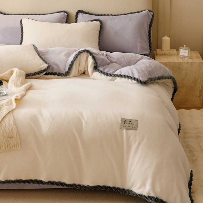 91家纺网 家纺一手货源 找家纺 早晨家纺 2025新款双拼牛奶绒-单被套 双拼奶白+浅紫