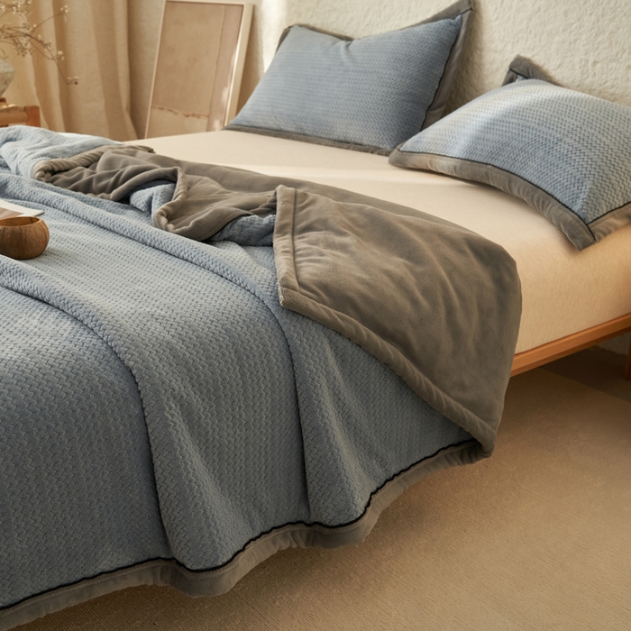 91家纺网 家纺一手货源 找家纺 早晨家纺 2025新款青沐款-提花双层毛毯【拉链款】 青沐-宾利蓝