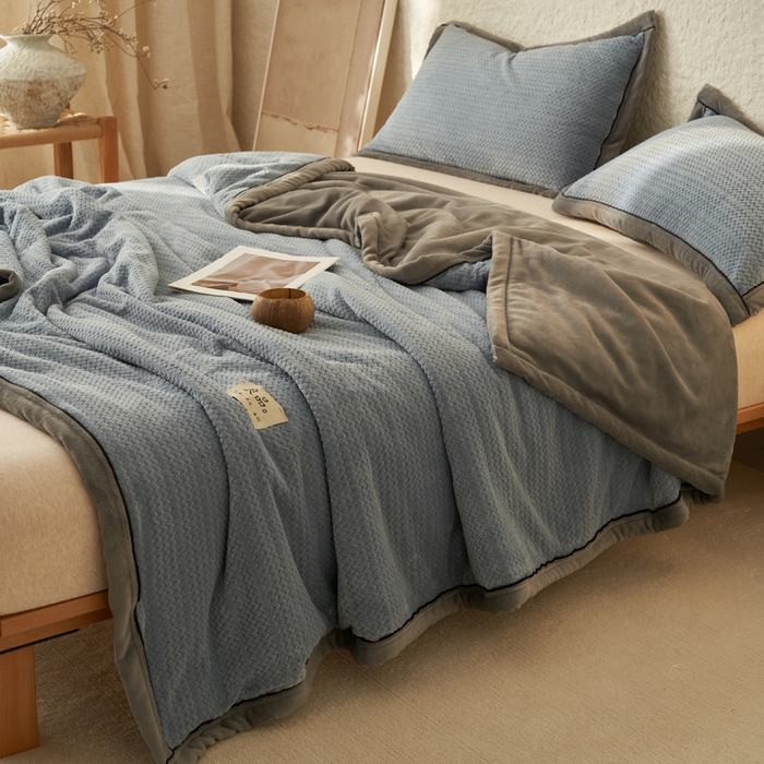 91家纺网 家纺一手货源 找家纺 早晨家纺 2025新款青沐款-提花双层毛毯【拉链款】 青沐-宾利蓝