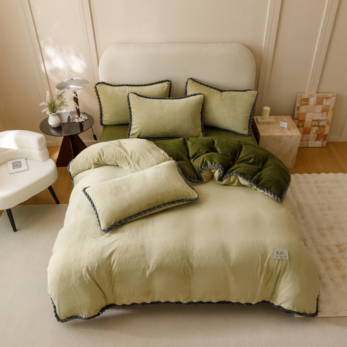 91家纺网 家纺一手货源 找家纺 早晨家纺 2025新款纯色双拼牛奶绒-可拆卸冬被 双拼浅水绿+橄榄绿