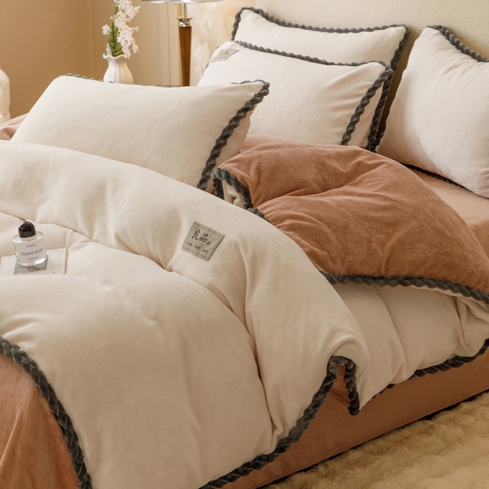 91家纺网 家纺一手货源 找家纺 早晨家纺 2025新款纯色双拼牛奶绒-可拆卸冬被 双拼奶白+奶茶咖