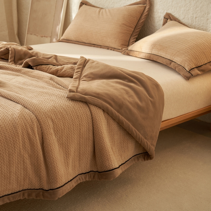 91家纺网 家纺一手货源 找家纺 早晨家纺 2025新款青沐款-提花双层毛毯【拉链款】 青沐-米驼