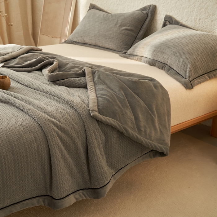 91家纺网 家纺一手货源 找家纺 早晨家纺 2025新款青沐款-提花双层毛毯【拉链款】 青沐-浅灰