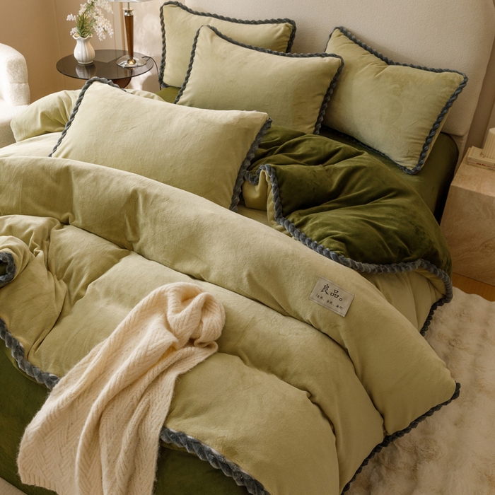 91家纺网 家纺一手货源 找家纺 早晨家纺 2025新款纯色双拼牛奶绒-可拆卸冬被 双拼浅水绿+橄榄绿