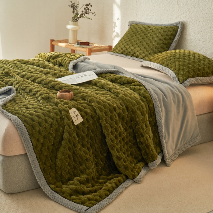 91家纺网 家纺一手货源 找家纺 早晨家纺 2025新款金贵款-提花双层毛毯【拉链款】 金贵-橄榄绿