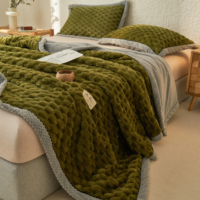 91家纺网 家纺一手货源 找家纺 早晨家纺 2025新款金贵款-提花双层毛毯【拉链款】 金贵-橄榄绿