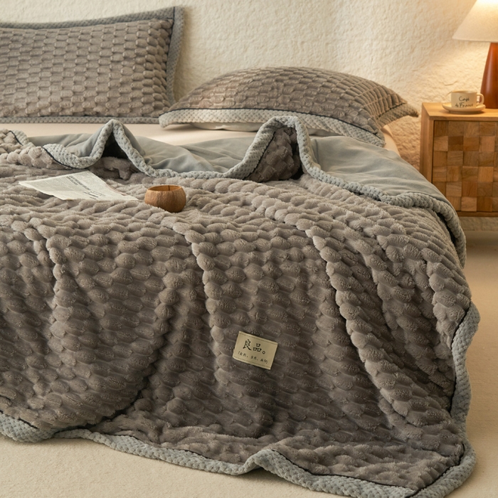 91家纺网 家纺一手货源 找家纺 早晨家纺 2025新款金贵款-提花双层毛毯【拉链款】 金贵-浅灰