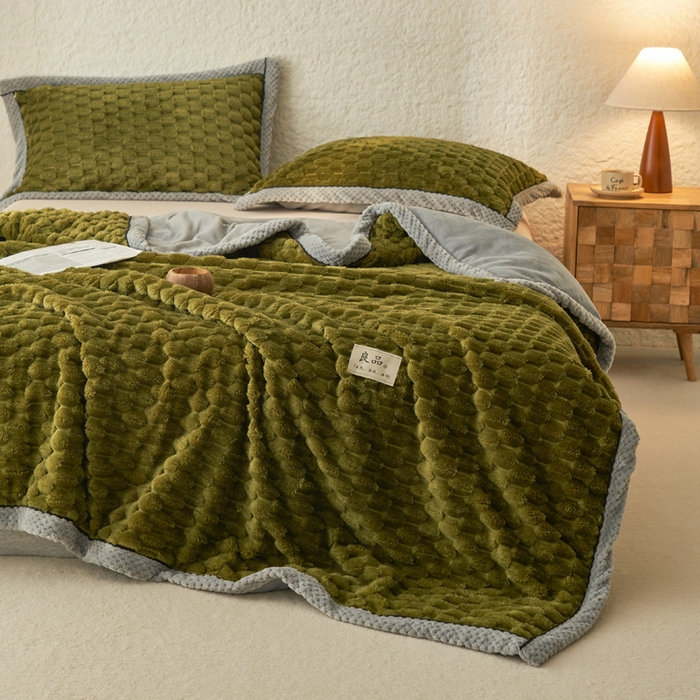 91家纺网 家纺一手货源 找家纺 早晨家纺 2025新款金贵款-提花双层毛毯【拉链款】 金贵-橄榄绿