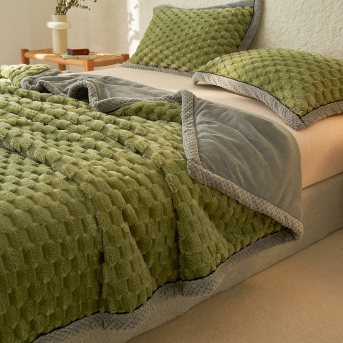 91家纺网 家纺一手货源 找家纺 早晨家纺 2025新款金贵款-提花双层毛毯【拉链款】 金贵-草绿