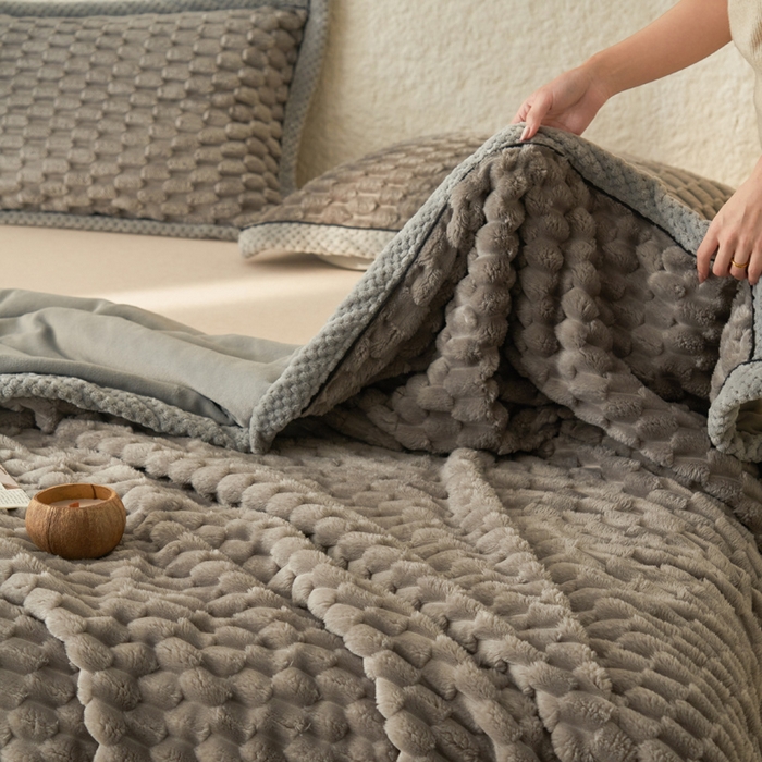 91家纺网 家纺一手货源 找家纺 早晨家纺 2025新款金贵款-提花双层毛毯【拉链款】 金贵-浅灰