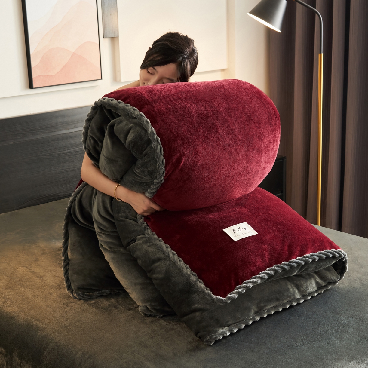 91家纺网 家纺一手货源 找家纺 （总）早晨家纺 2025新款黑金牛奶绒纯色可拆洗冬被风格1