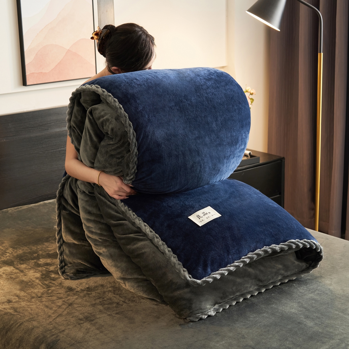 91家纺网 家纺一手货源 找家纺 （总）早晨家纺 2025新款黑金牛奶绒纯色可拆洗冬被风格1