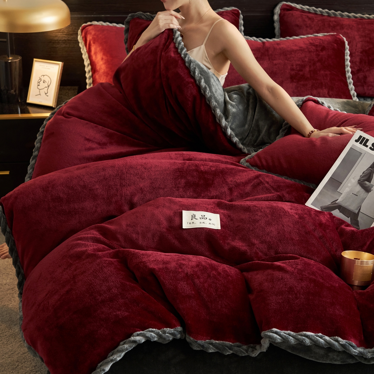 91家纺网 家纺一手货源 找家纺 早晨家纺 2025新款黑金牛奶绒纯色可拆洗冬被风格1 黑金-酒红