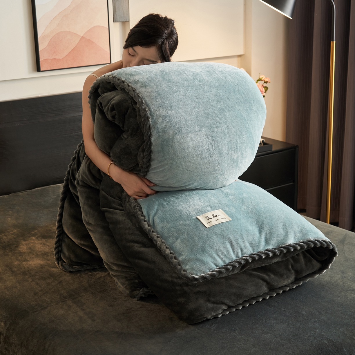 91家纺网 家纺一手货源 找家纺 早晨家纺 2025新款黑金牛奶绒纯色可拆洗冬被风格1 黑金-孔蓝