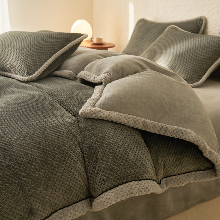 91家纺网 家纺一手货源 找家纺 早晨家纺 2025新款尚流款牛奶绒提花-单被套 尚流-深灰